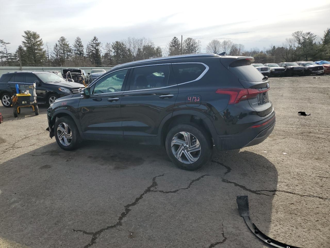 2023 Hyundai Santa Fe - Image 2