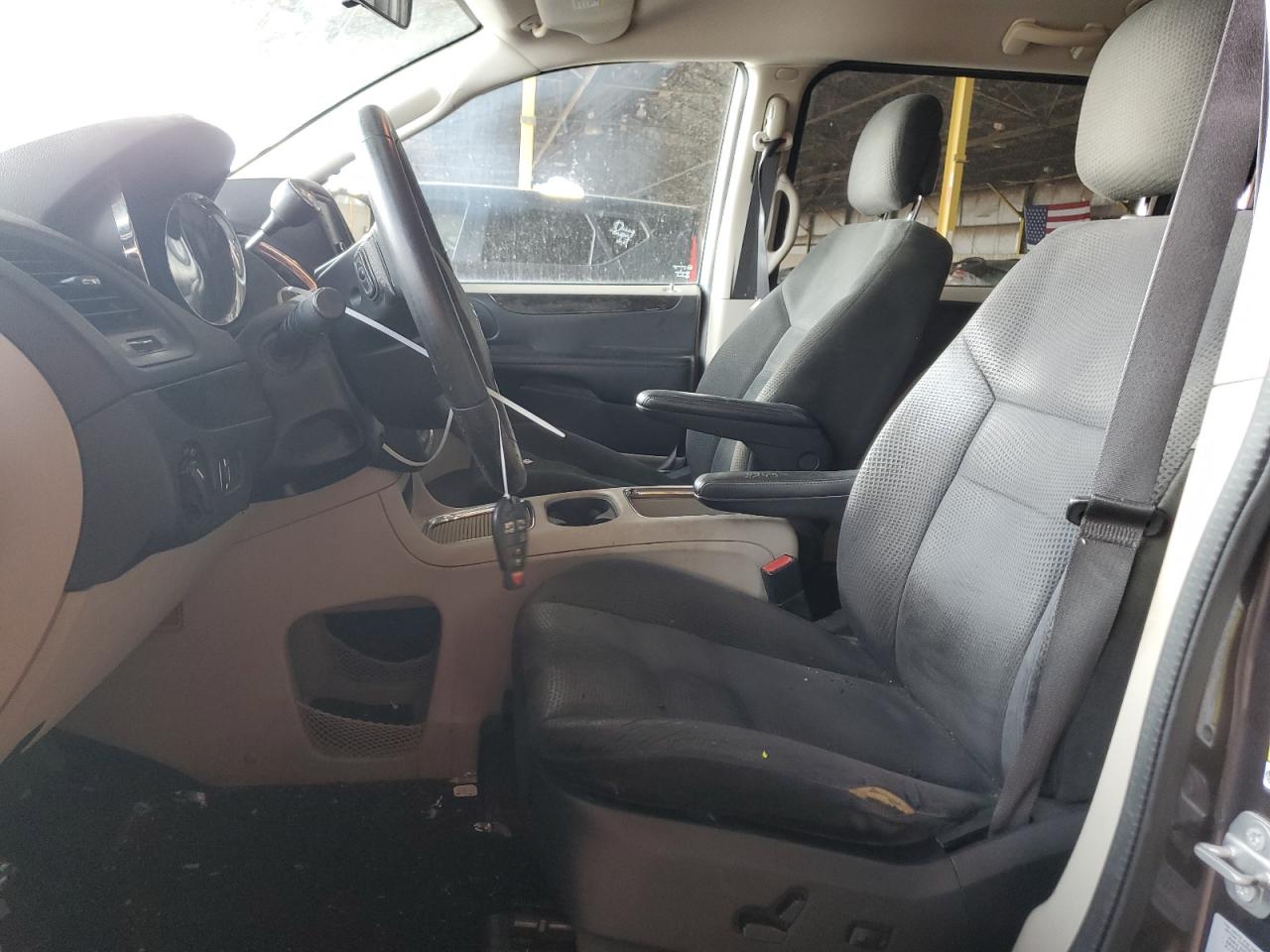 2015 Dodge Caravan - Image 6