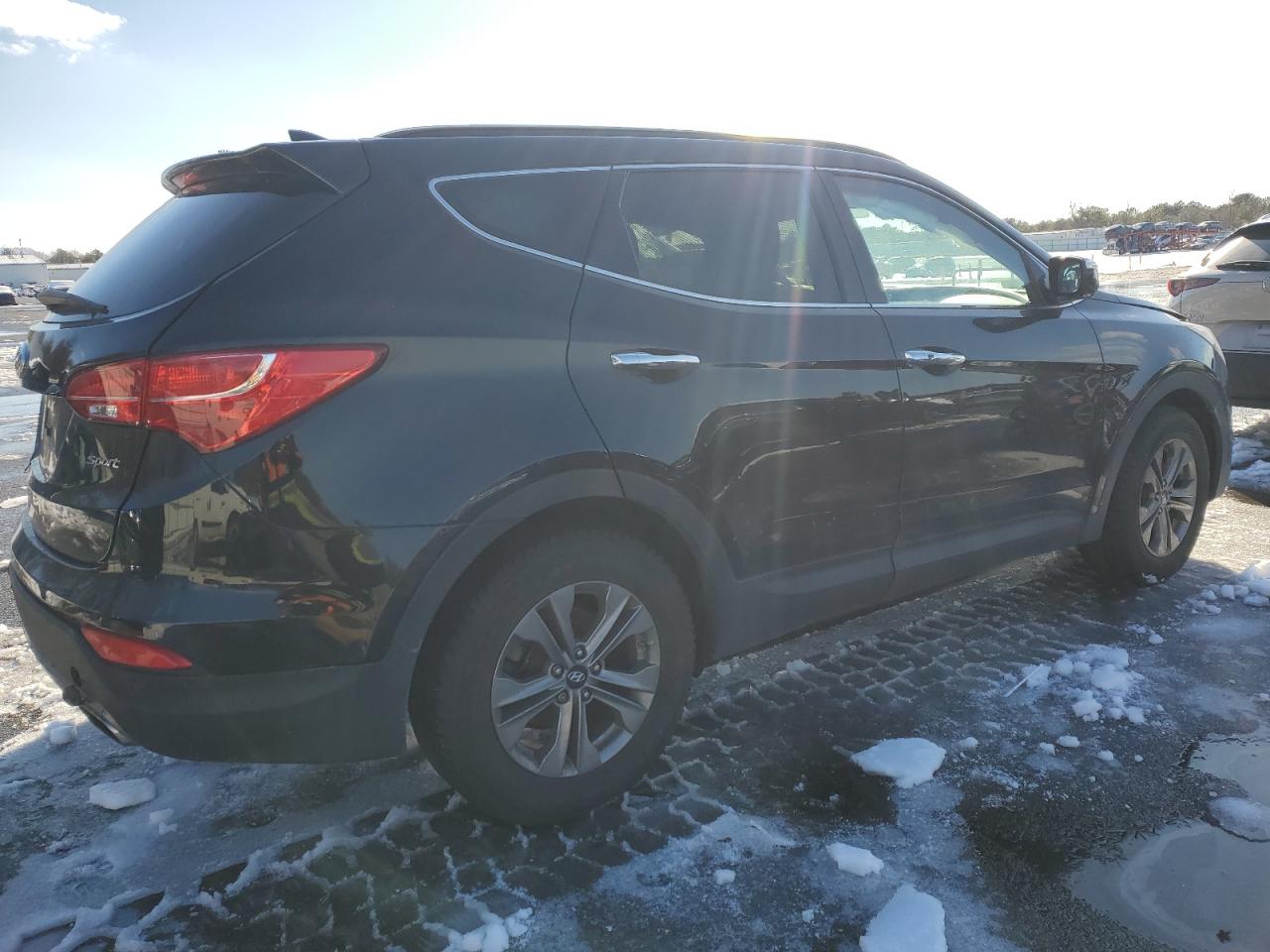 2016 Hyundai Santa Fe - Image 3