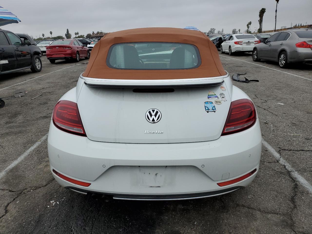 2019 Volkswagen Beetle - Image 6