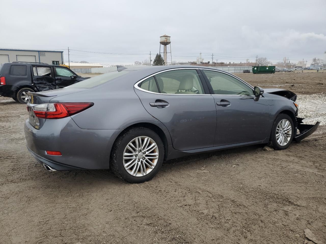 2016 Lexus ES - Image 3
