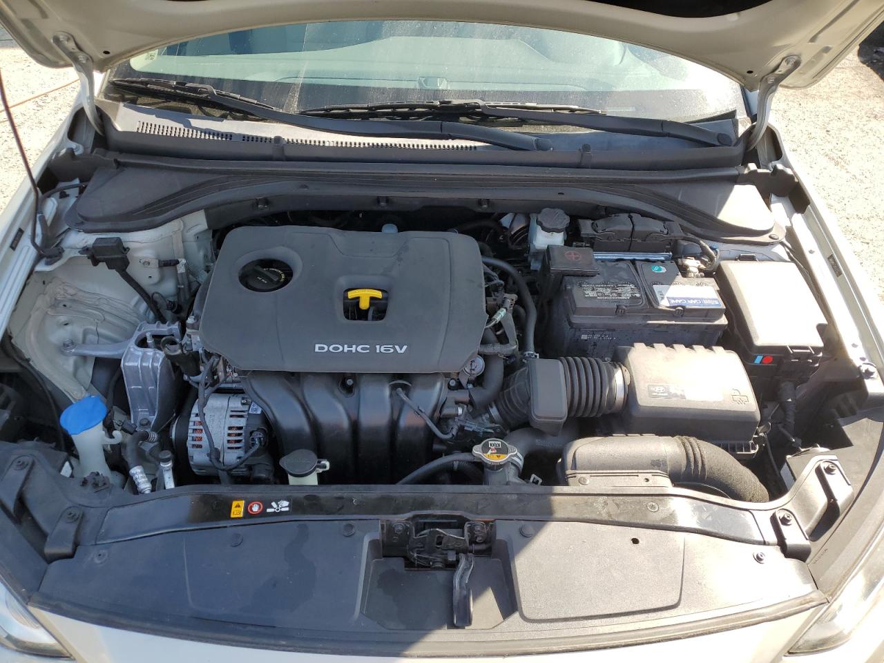 2018 Hyundai Elantra - Image 11