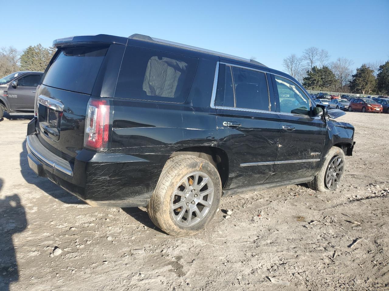 2015 GMC Yukon - Image 3