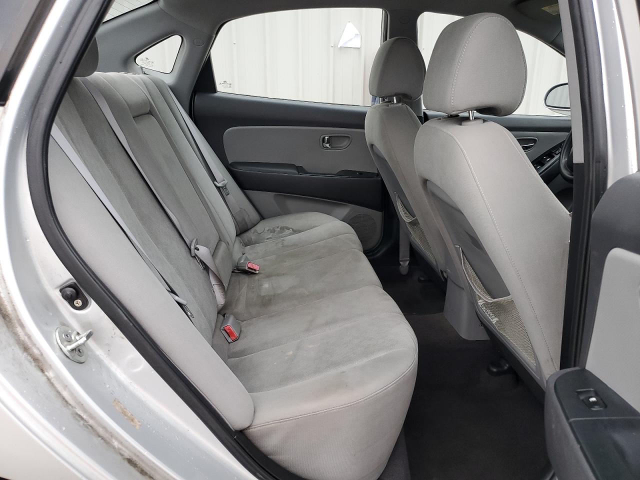 2010 Hyundai Elantra - Image 10