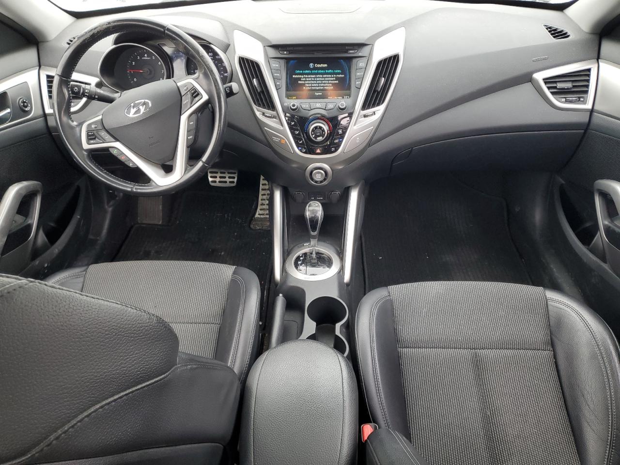 2013 Hyundai Veloster - Image 8