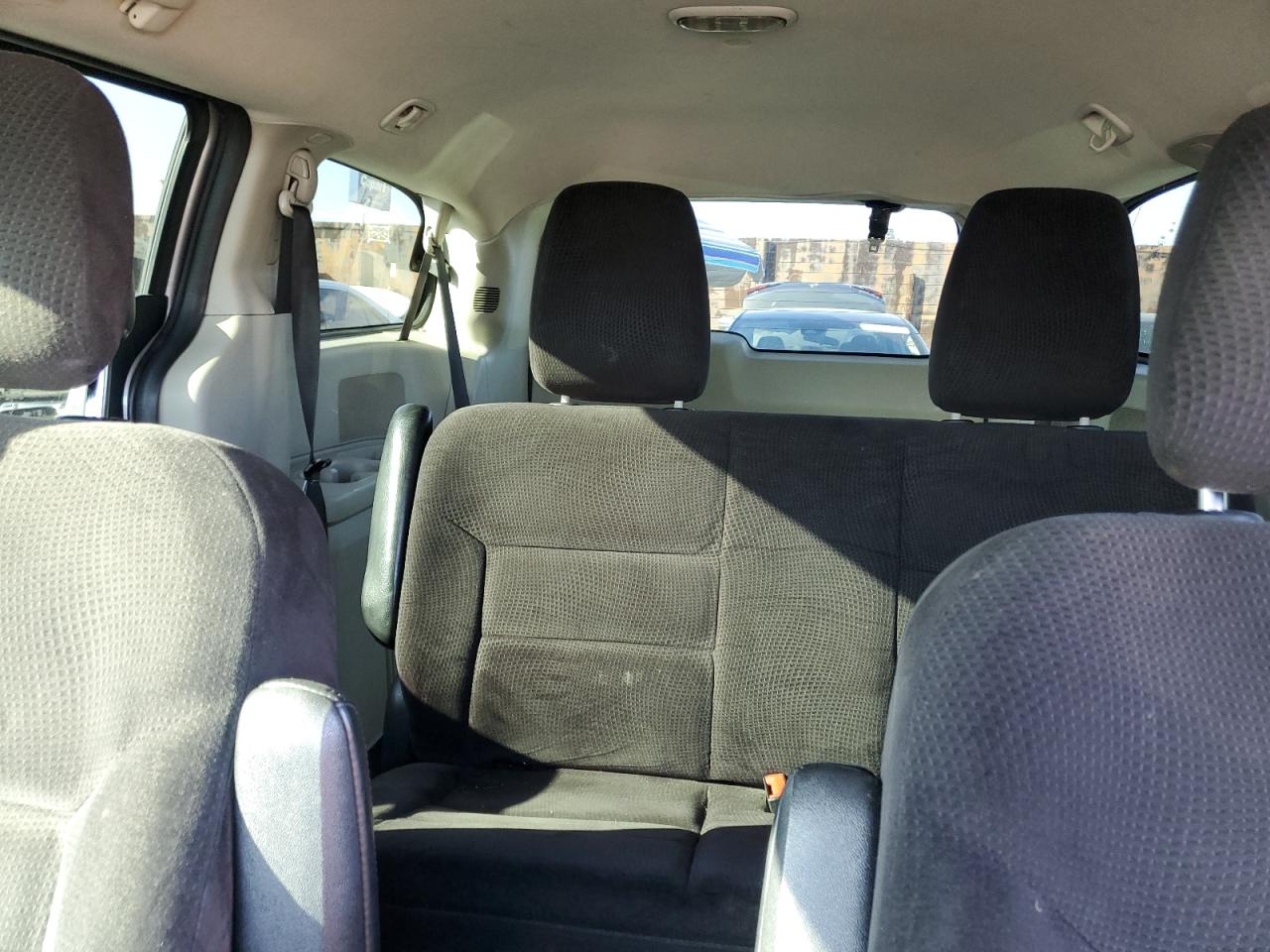 2014 Dodge Caravan - Image 10