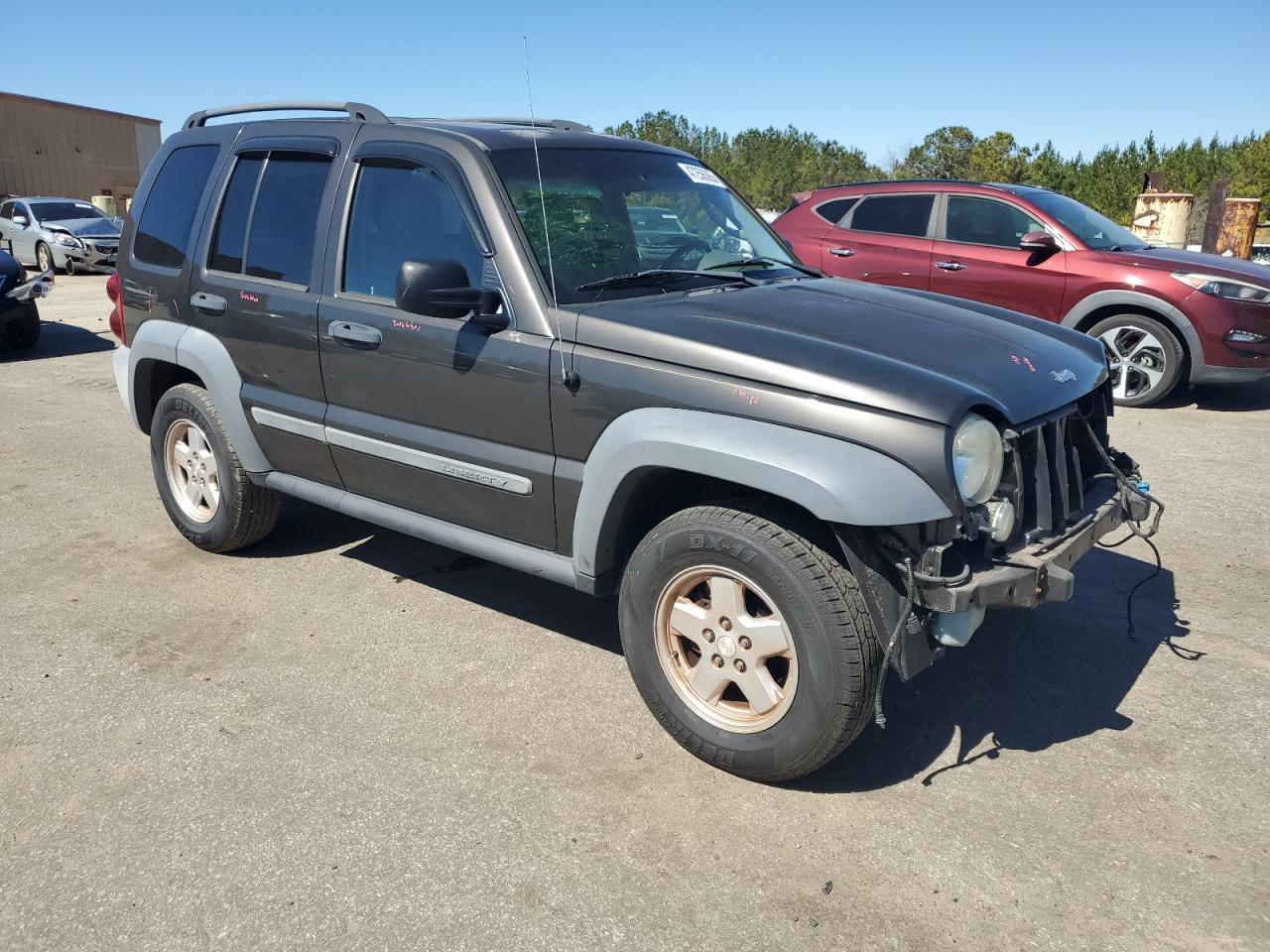 2005 Jeep Liberty (North America) - Image 4