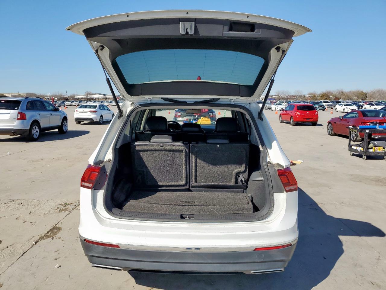 2018 Volkswagen Tiguan - Image 6