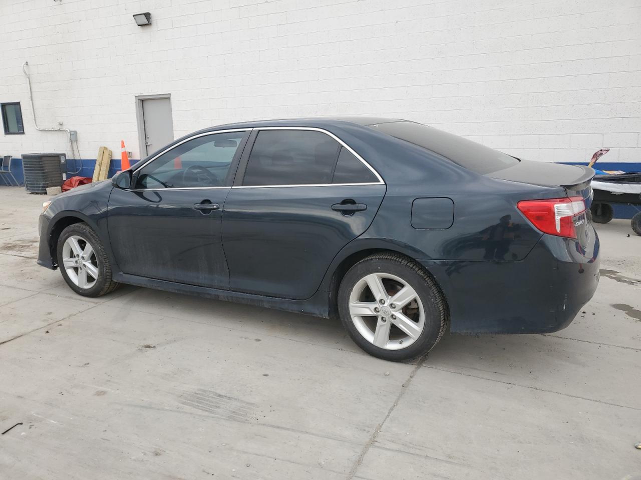 2014 Toyota Camry - Image 2