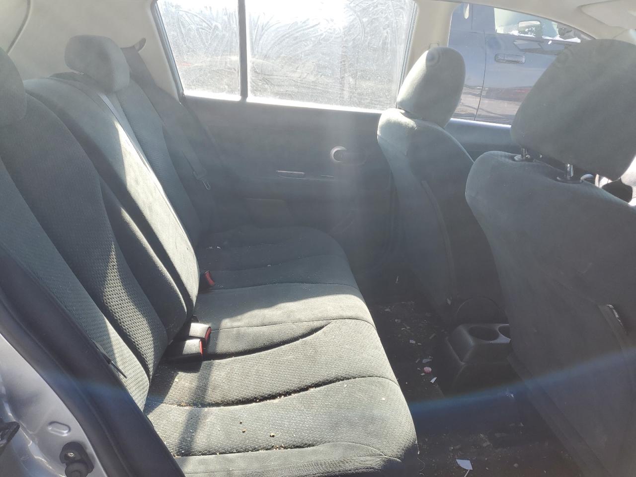 2010 Nissan Versa - Image 10