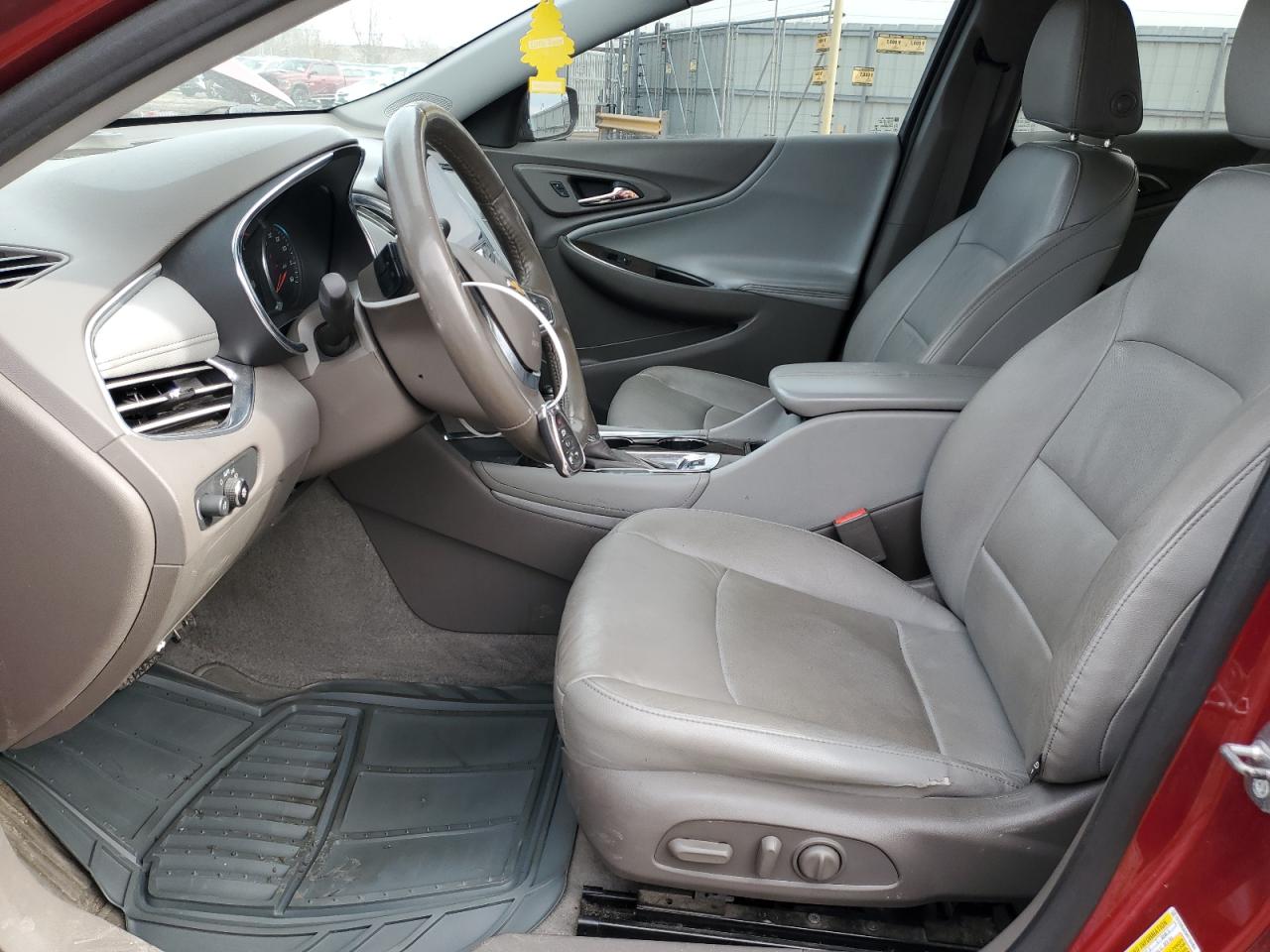 2017 Chevrolet Malibu - Image 8