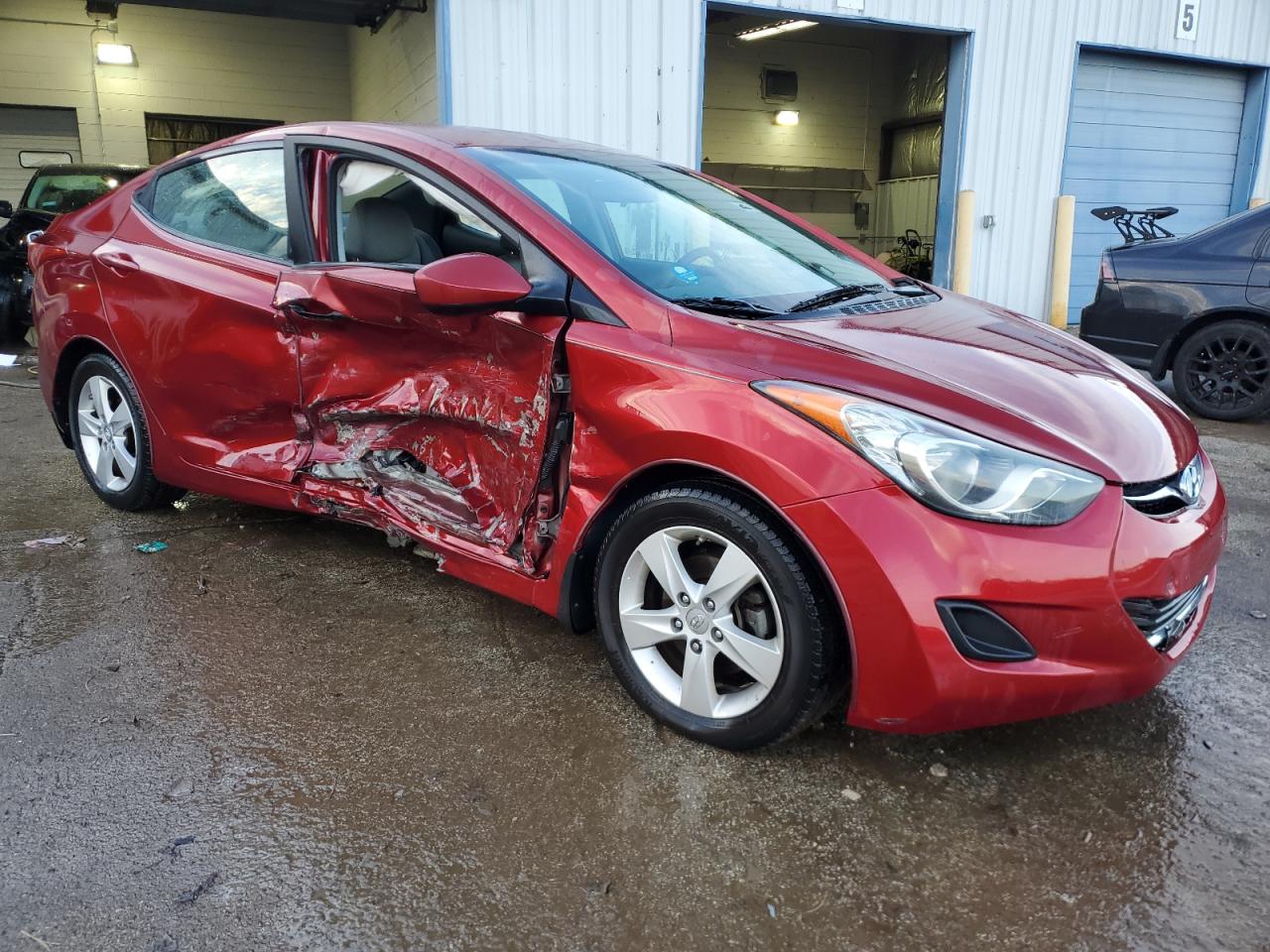 2013 Hyundai Elantra - Image 4