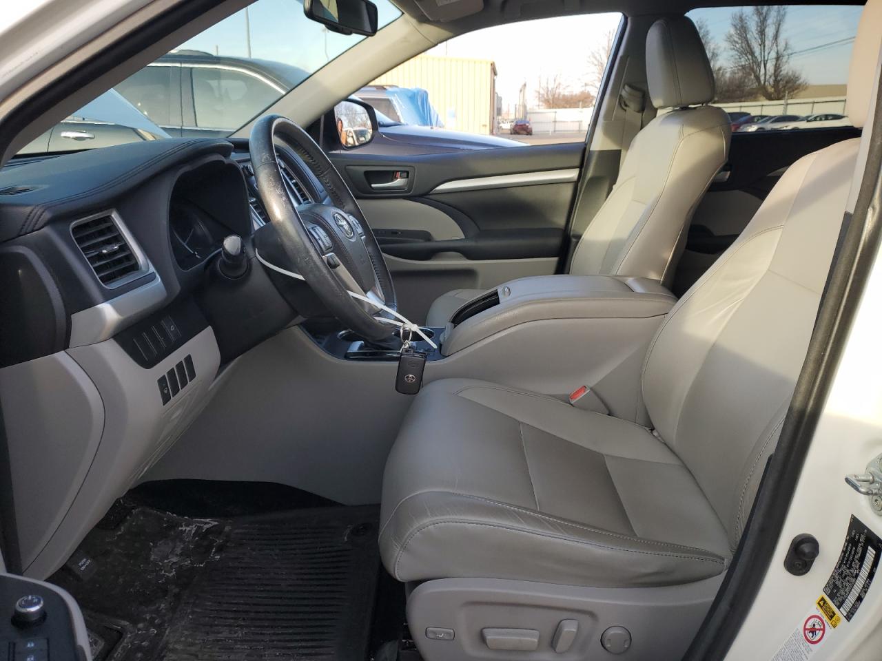 2015 Toyota Highlander - Image 7