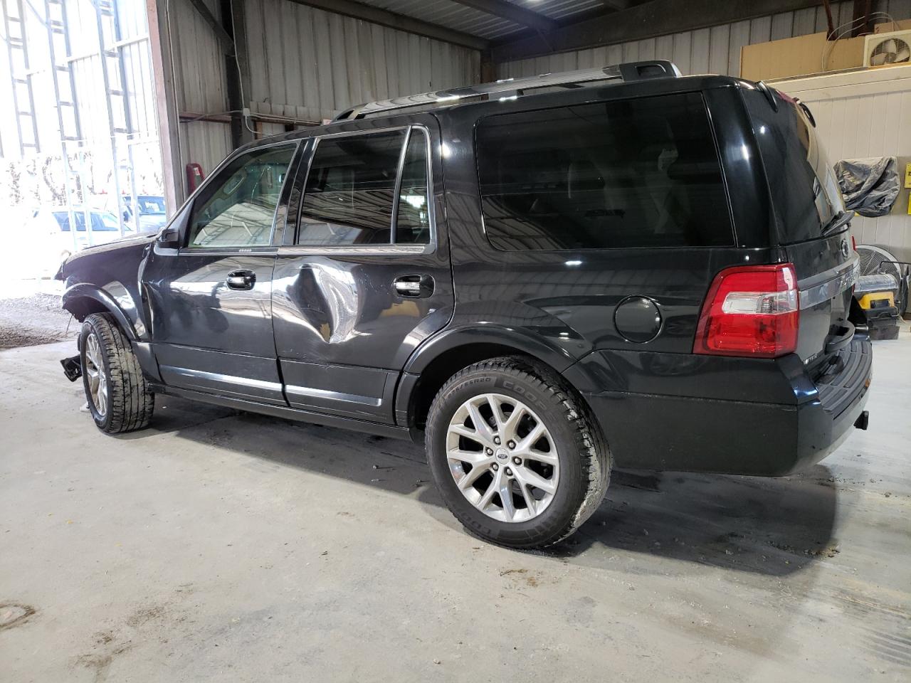 2015 Ford Expedition - Image 2
