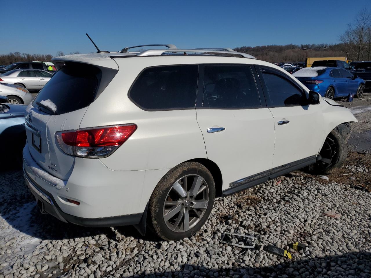 2014 Nissan Pathfinder - Image 3