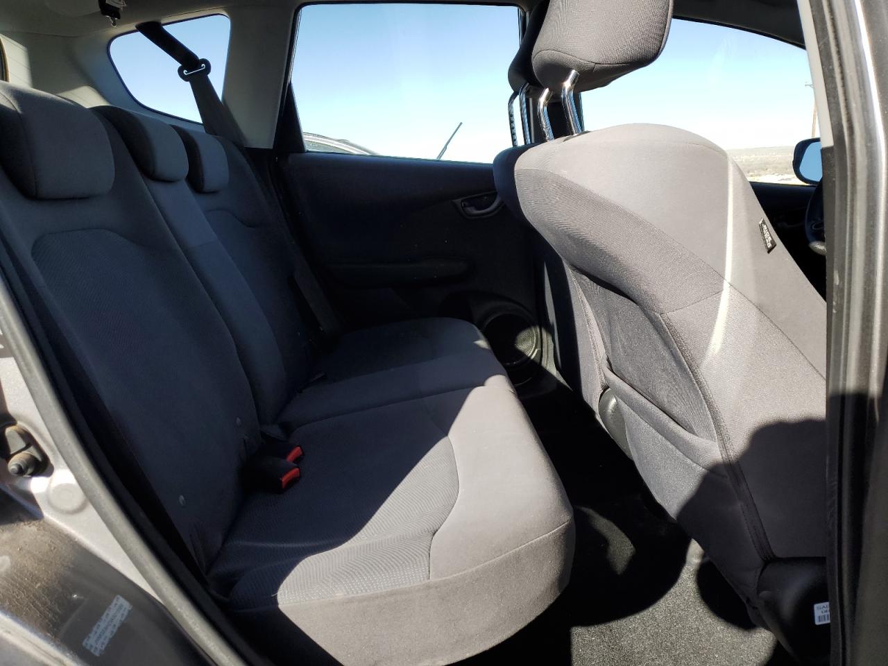 2010 Honda Fit - Image 10