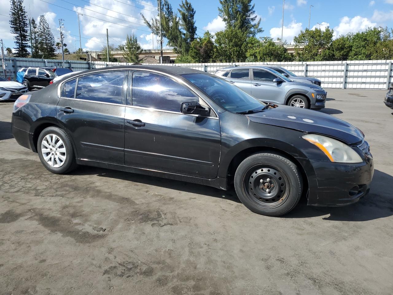 2012 Nissan Altima - Image 4