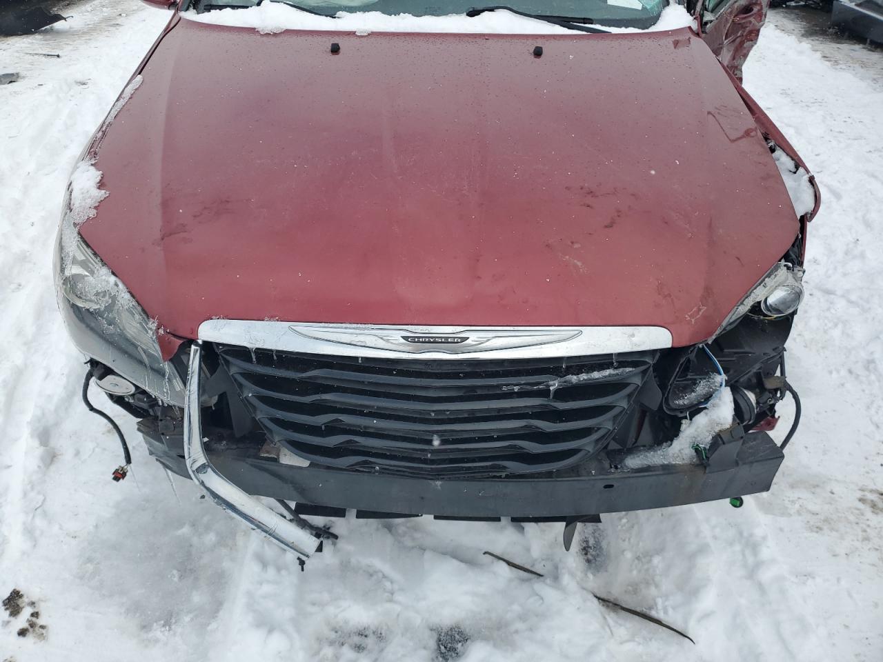 2013 Chrysler 200 - Image 11