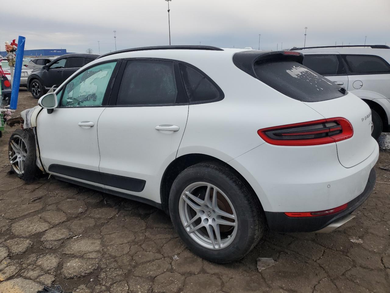 2018 Porsche Macan - Image 2