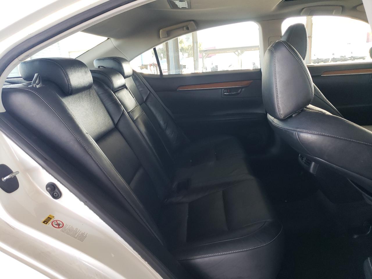 2013 Lexus ES - Image 10