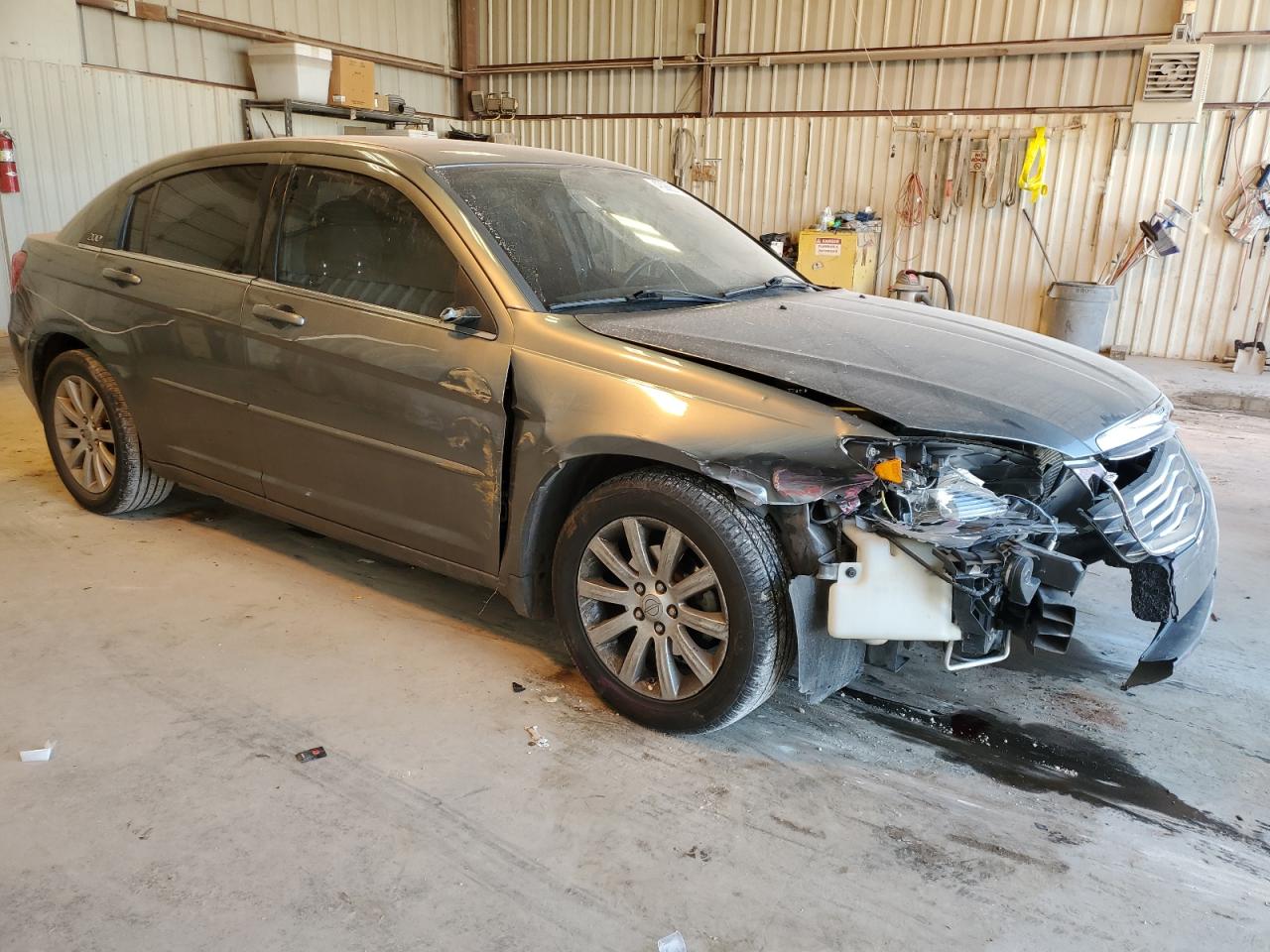 2013 Chrysler 200 - Image 4