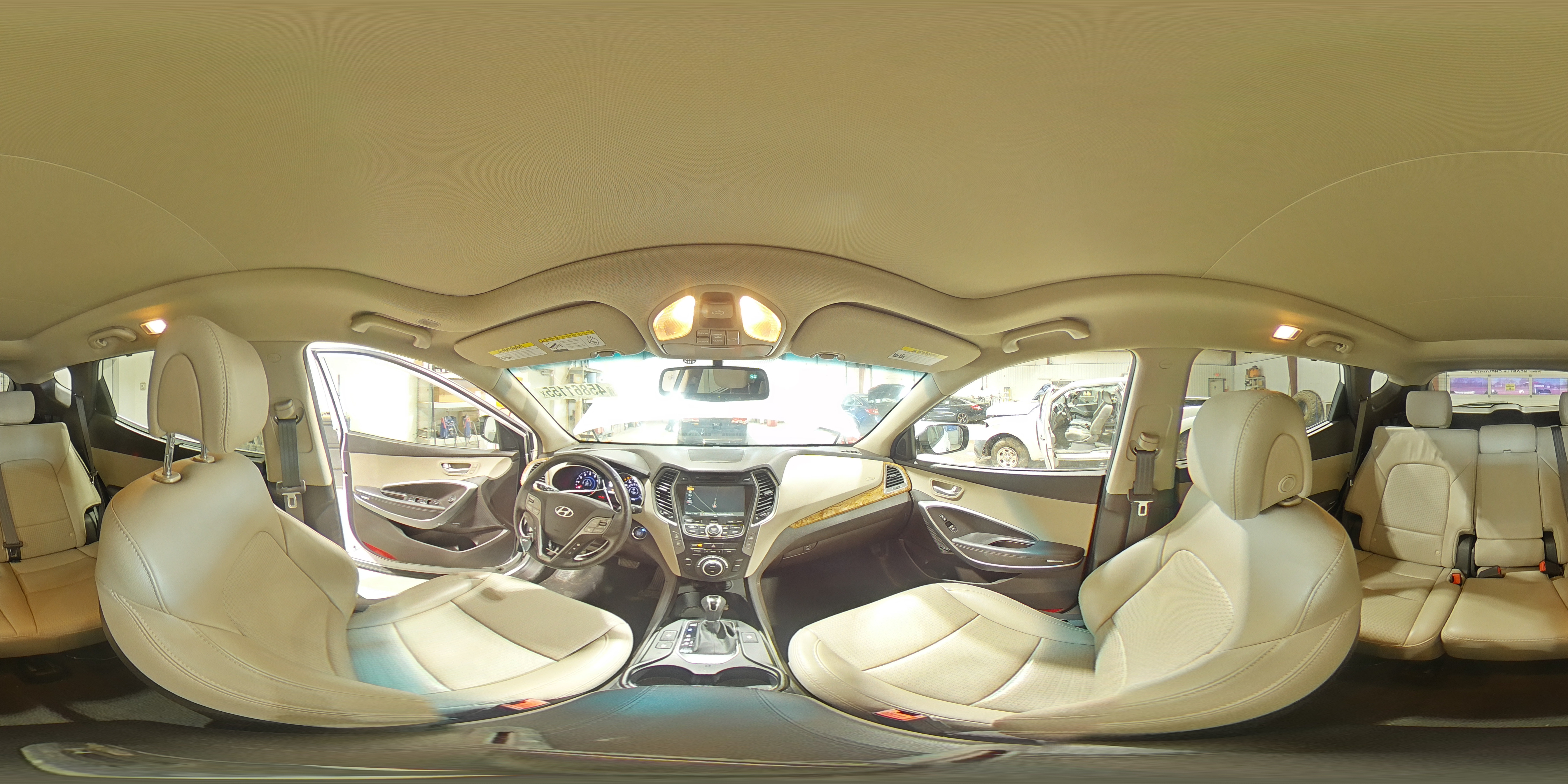 2015 Hyundai Santa Fe - Image 13