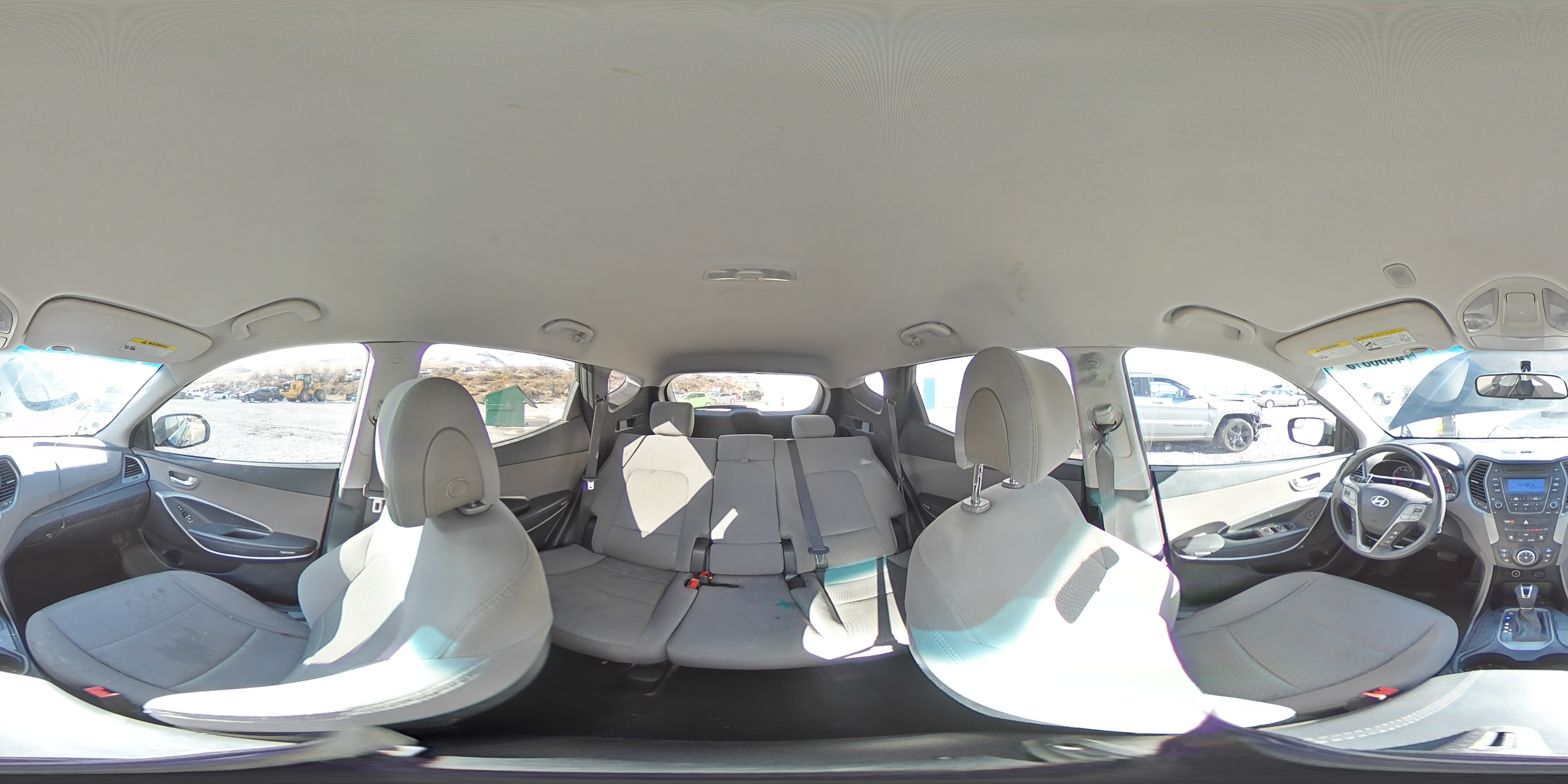 2015 Hyundai Santa Fe - Image 13