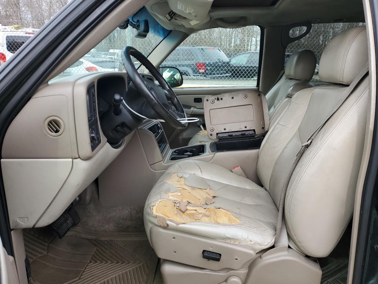 2003 Chevrolet Suburban - Image 7