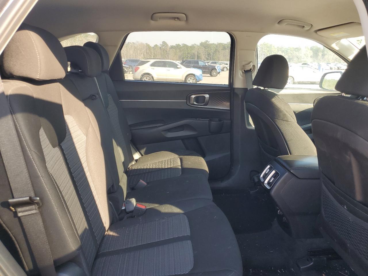 2022 Kia Sorento - Image 11