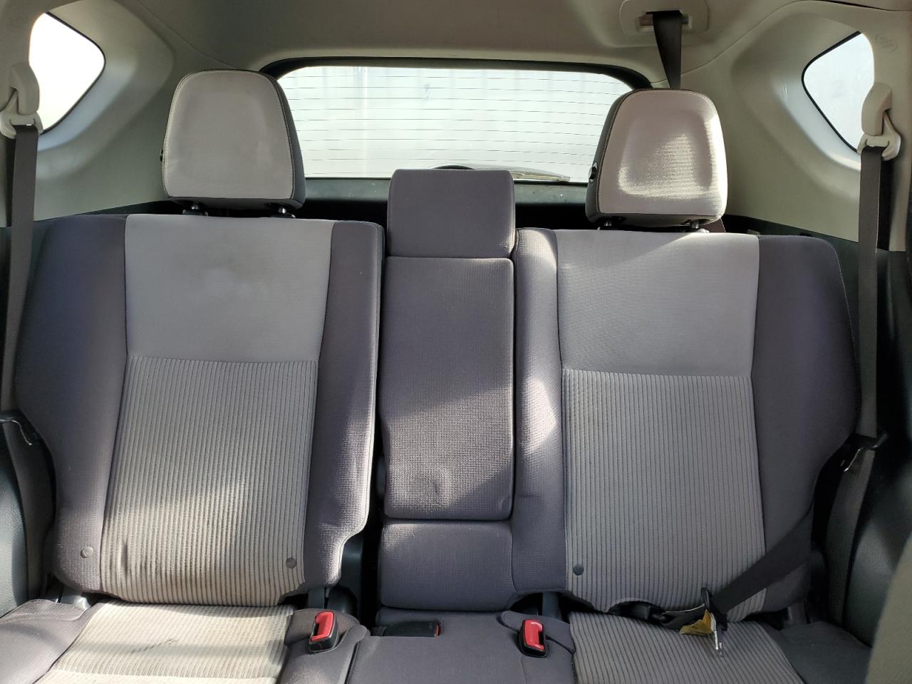 2015 Toyota RAV 4 - Image 10