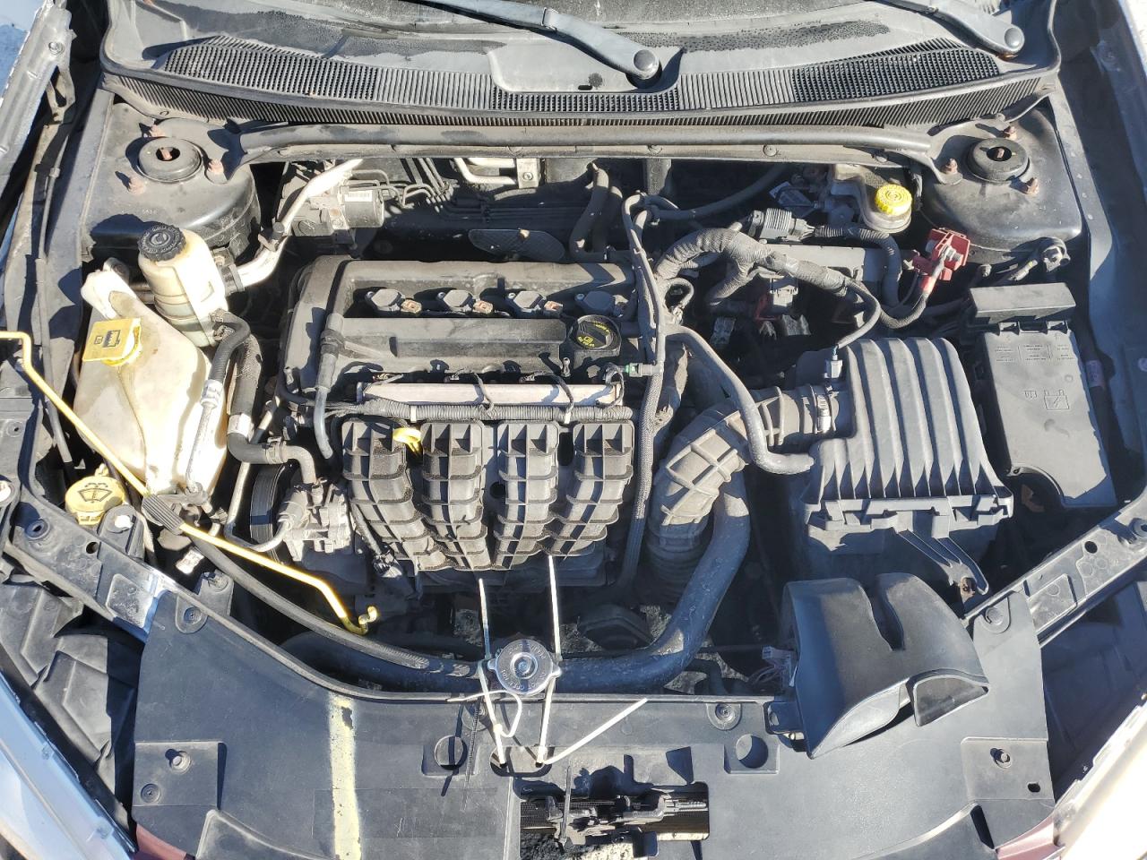 2013 Chrysler 200 - Image 13