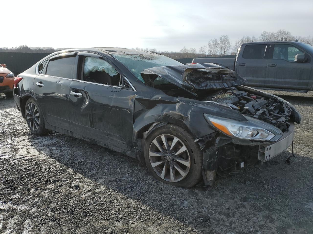 2017 Nissan Altima - Image 4