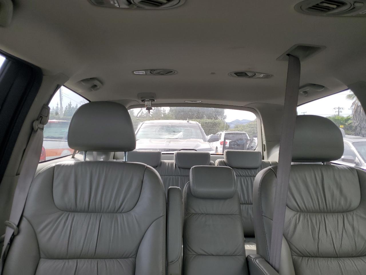 2008 Honda Odyssey - Image 10