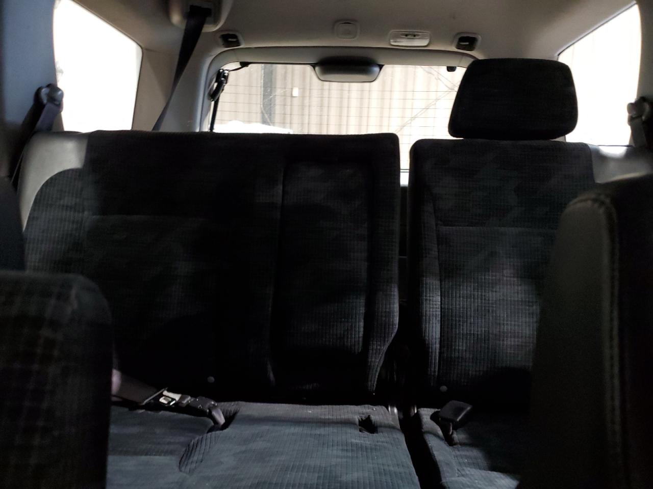 2004 Honda CR-V - Image 10