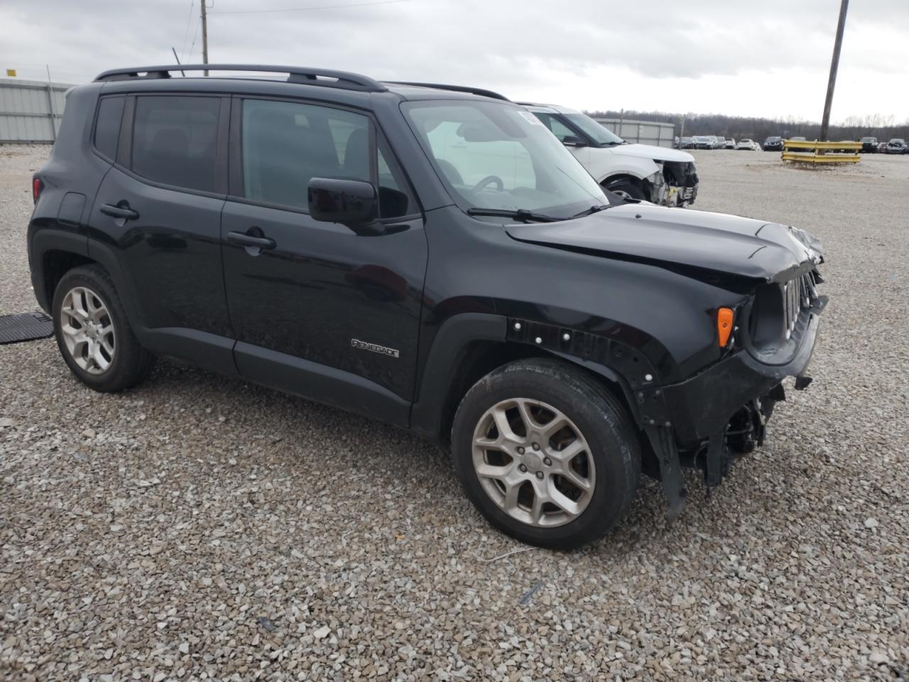 2017 Jeep Renegade - Image 4