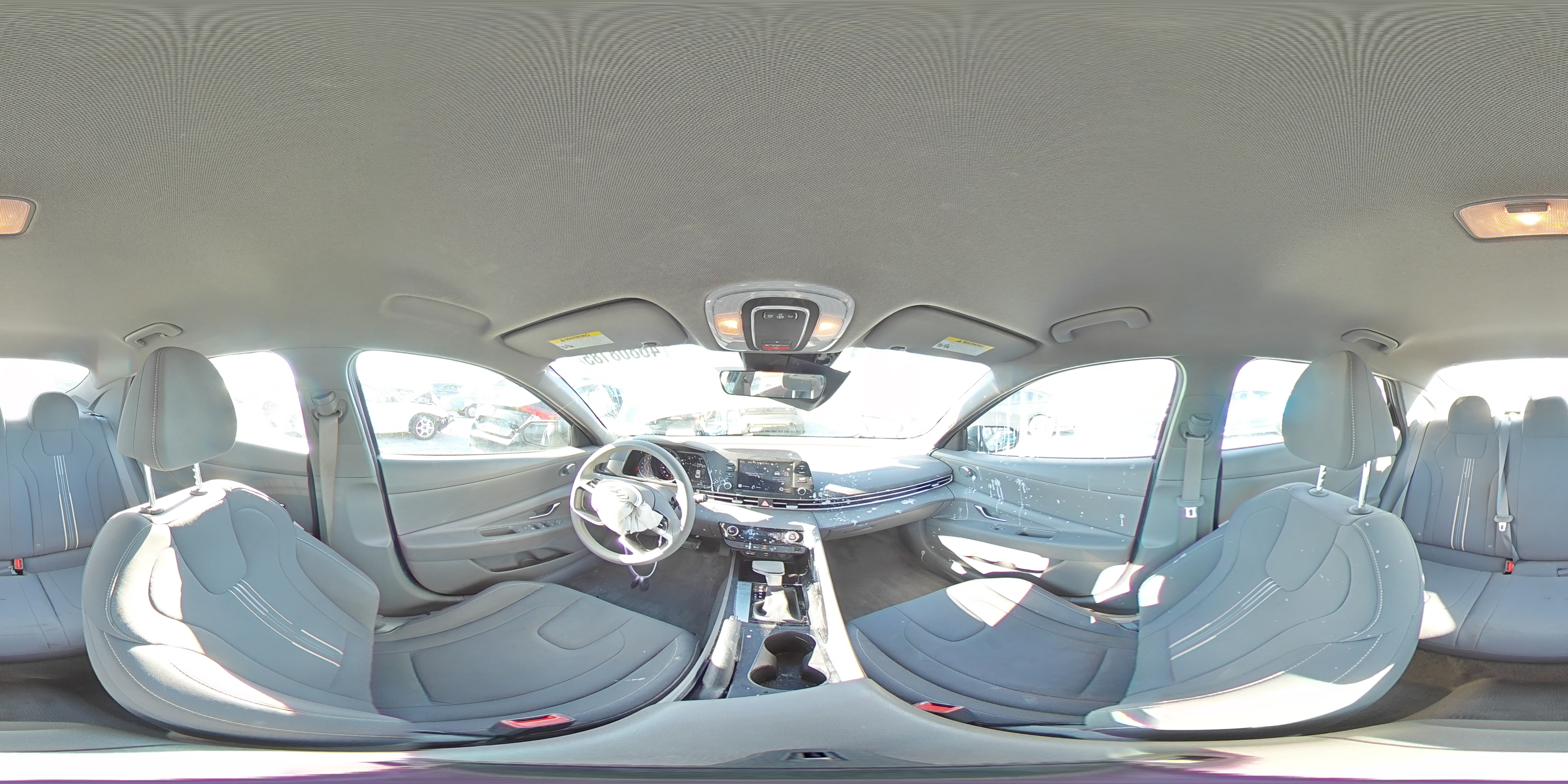 2022 Hyundai Elantra - Image 13