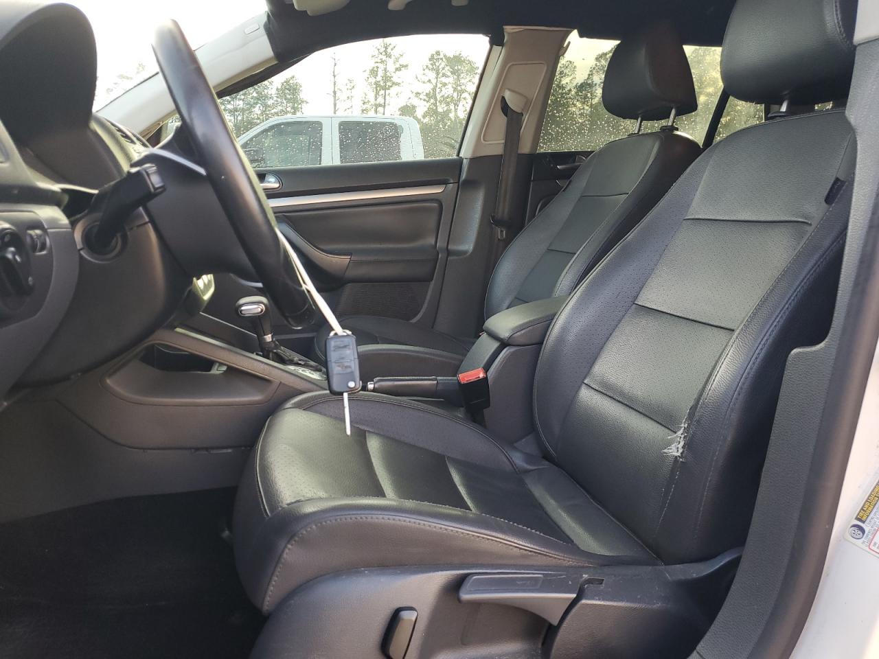 2009 Volkswagen Jetta - Image 7