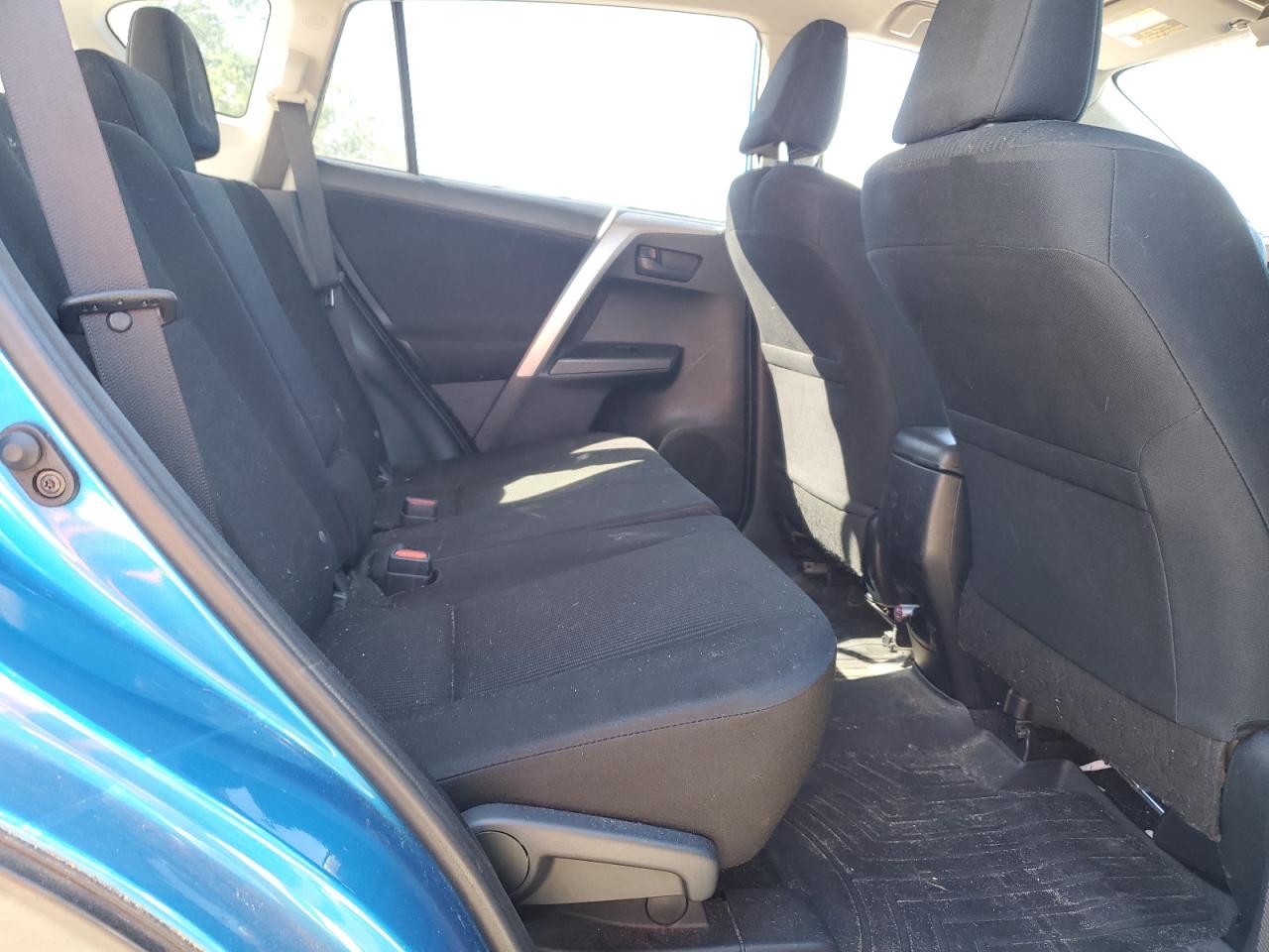 2018 Toyota RAV 4 - Image 11