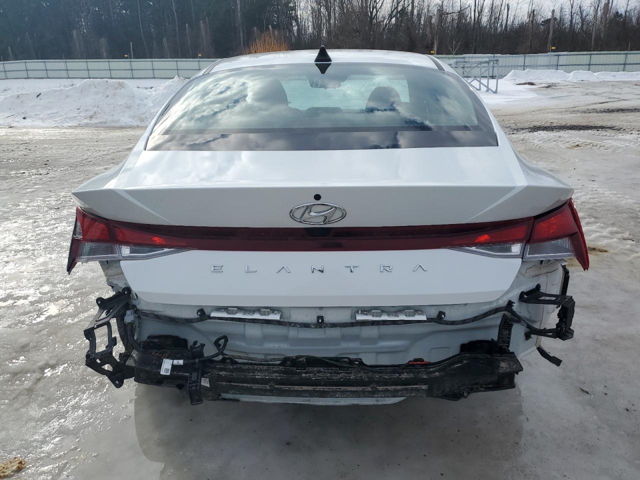 2023 Hyundai Elantra - Image 6