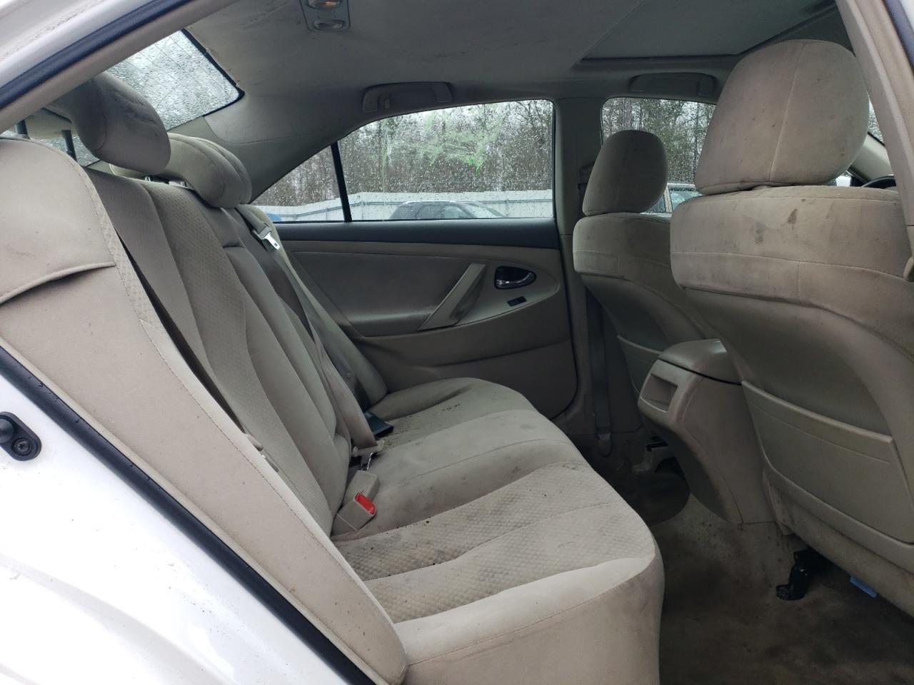 2009 Toyota Camry - Image 10