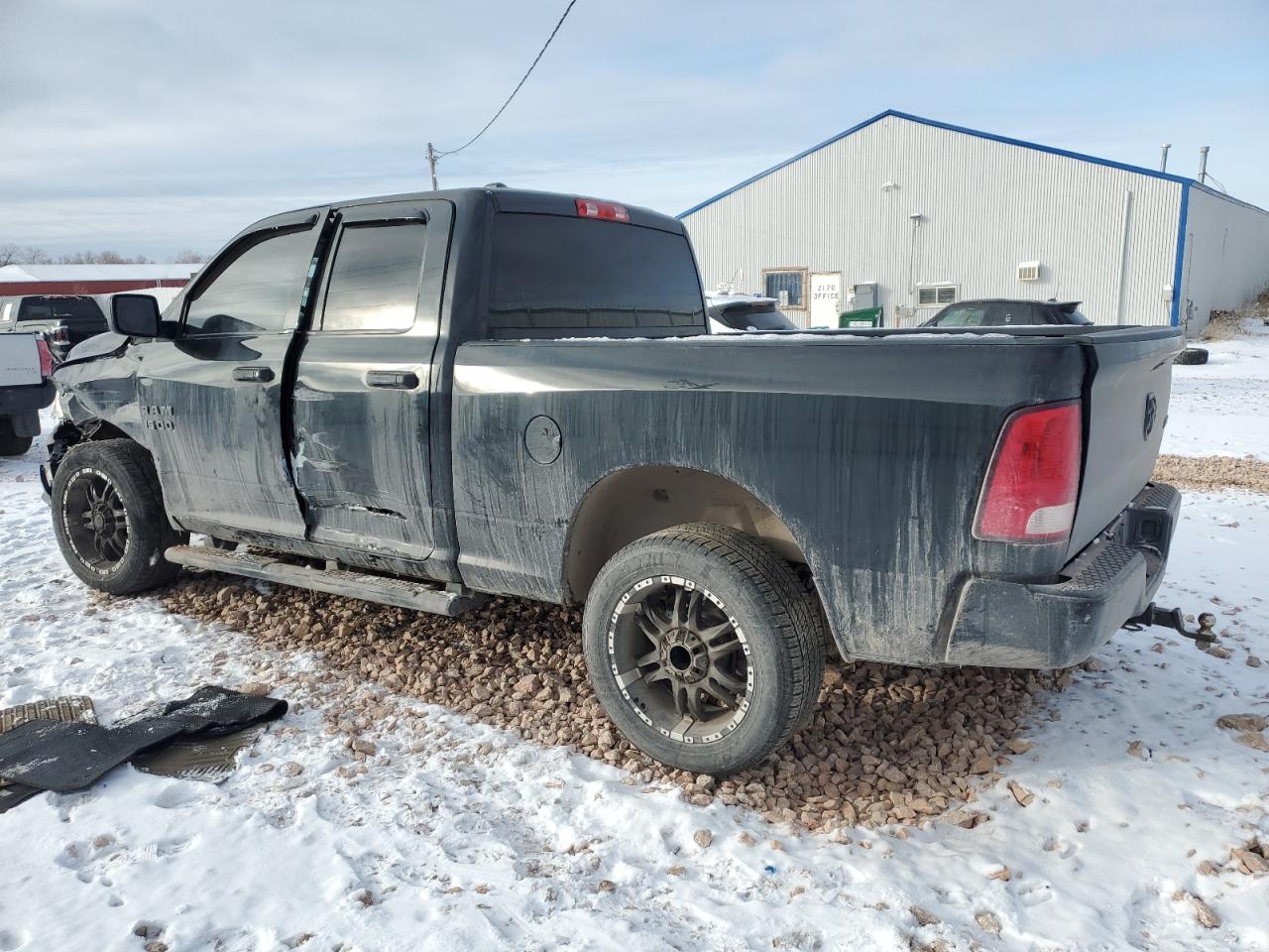 2016 RAM 1500 - Image 2
