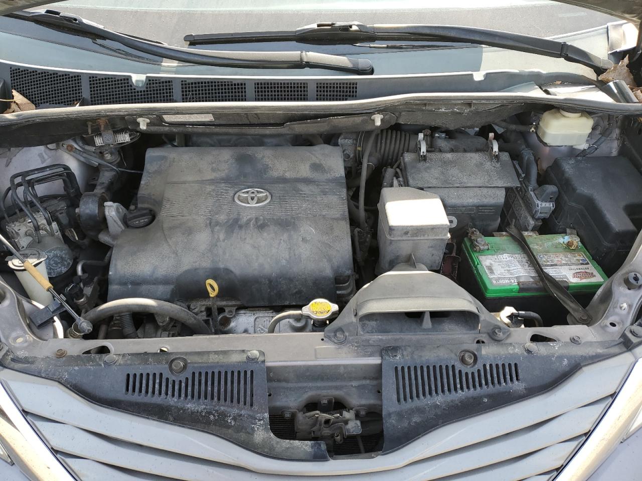 2014 Toyota Sienna - Image 12