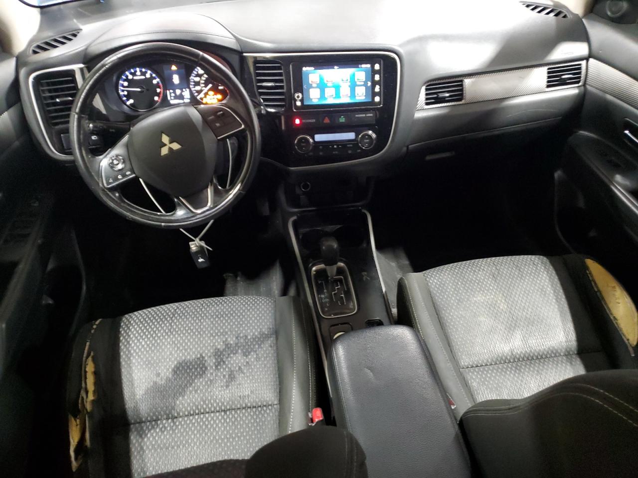 2017 Mitsubishi Outlander - Image 8