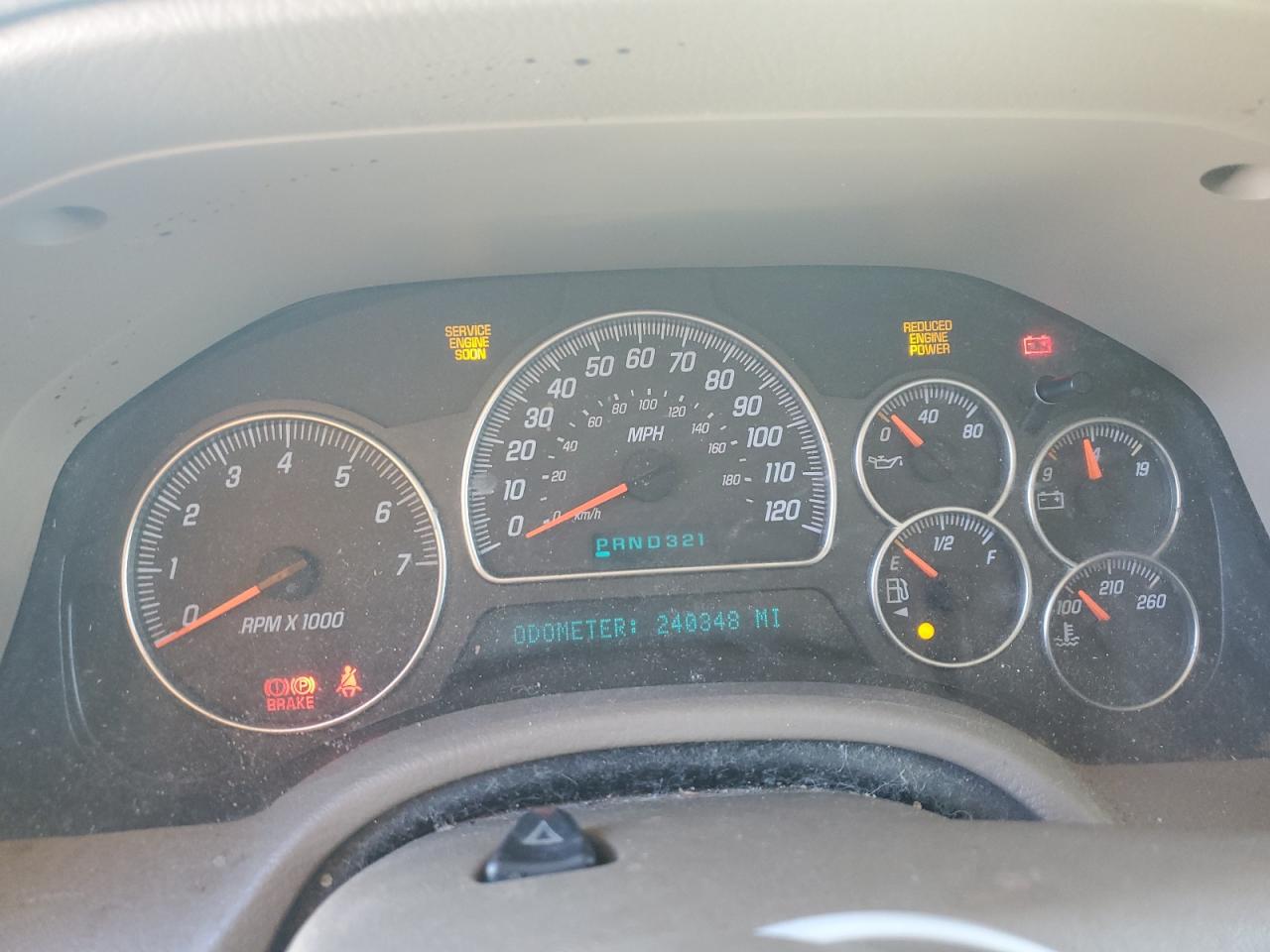 2004 GMC Envoy - Image 9