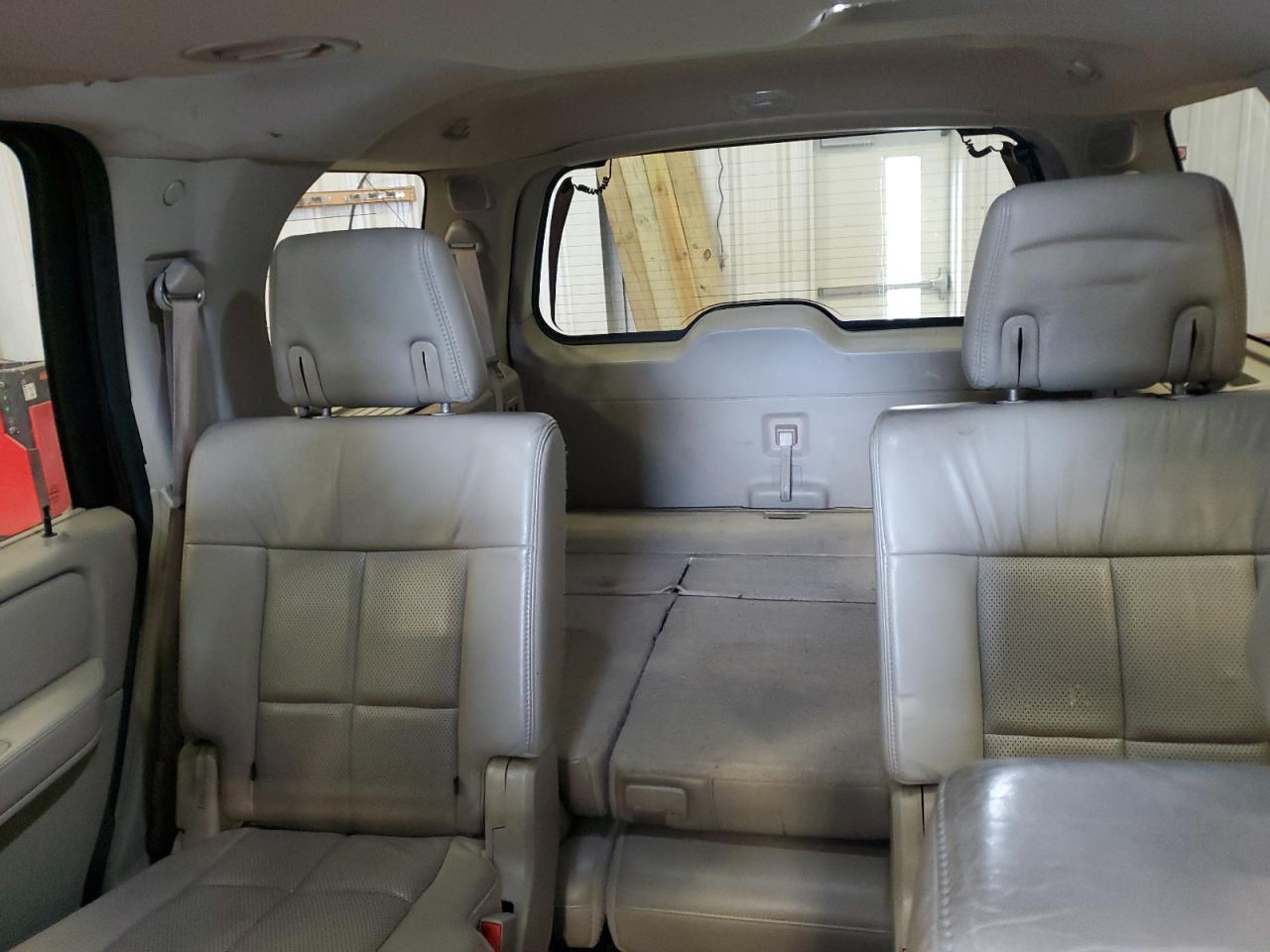 2010 Lincoln Navigator - Image 10