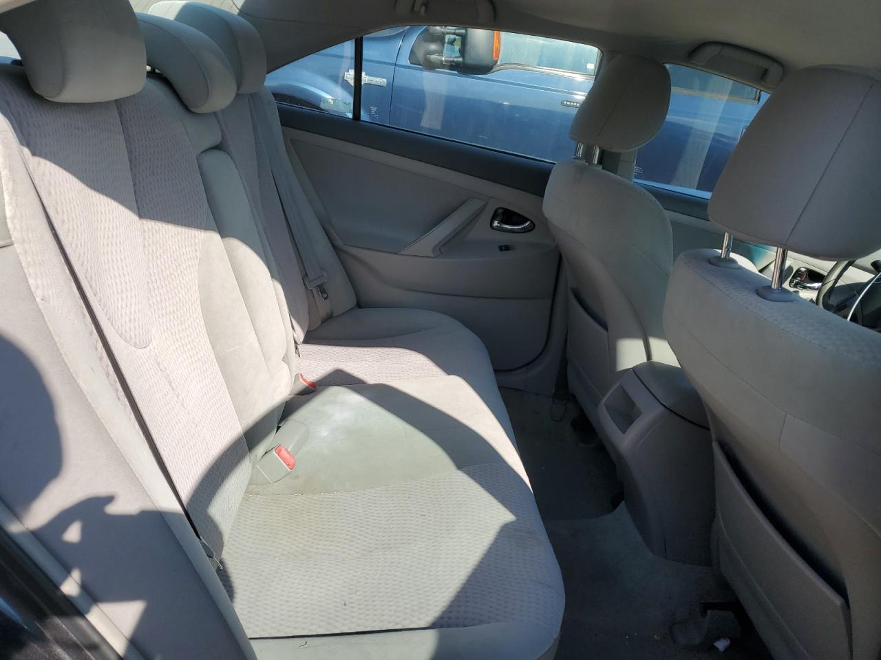 2011 Toyota Camry - Image 10