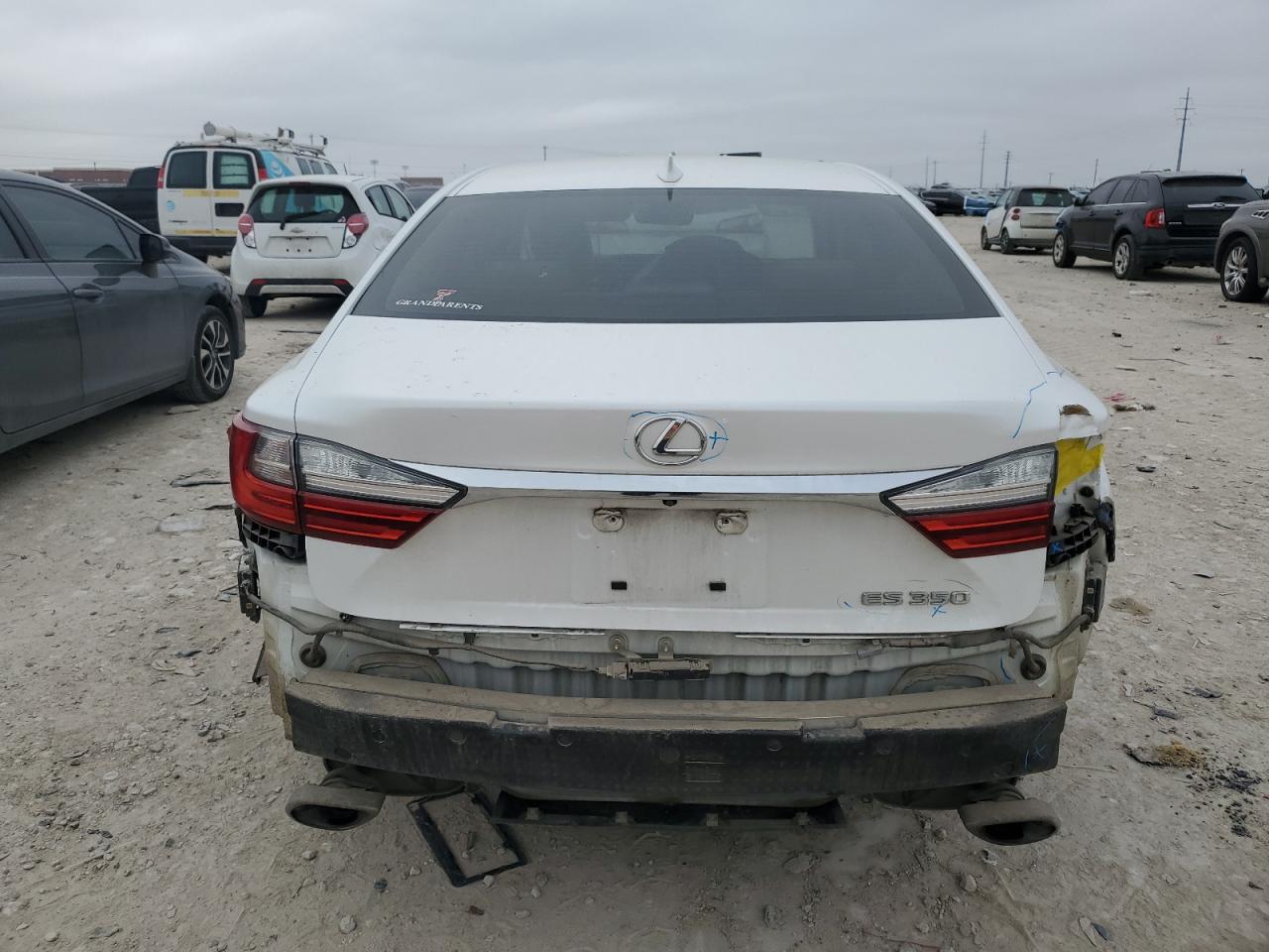 2017 Lexus ES - Image 6