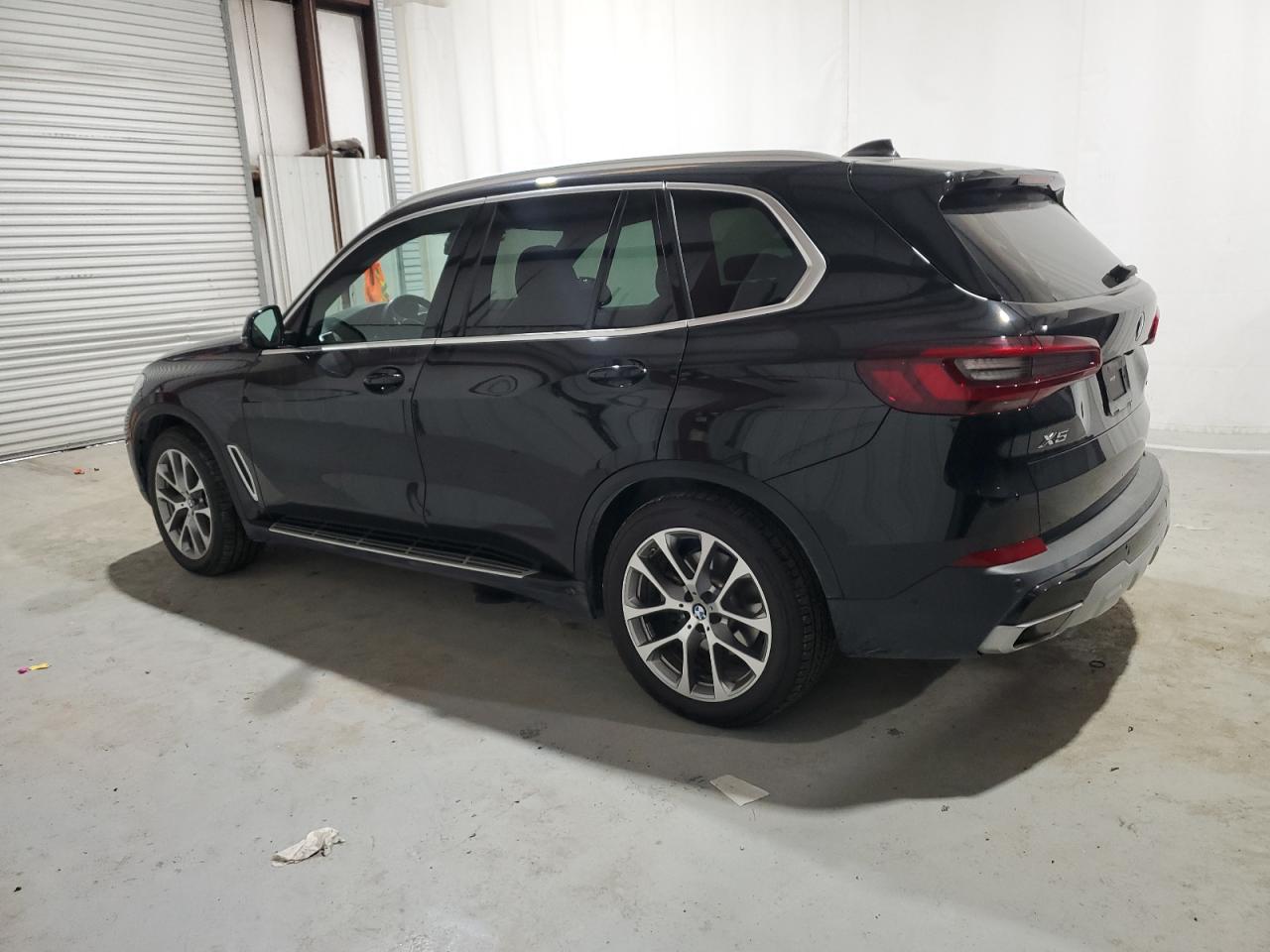 2023 BMW X5 - Image 2