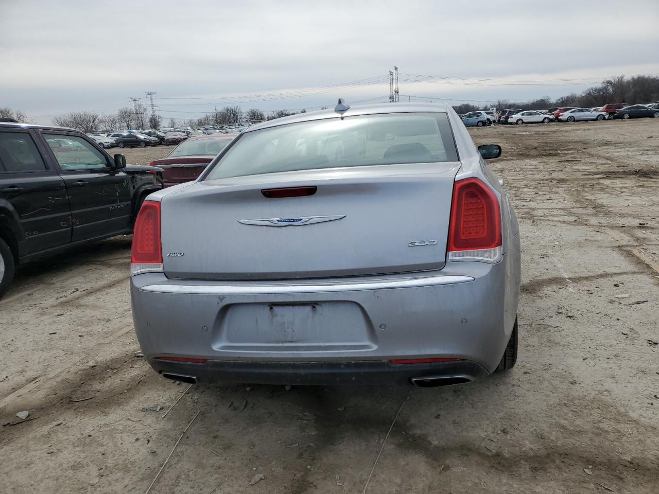 2018 Chrysler 300 - Image 6