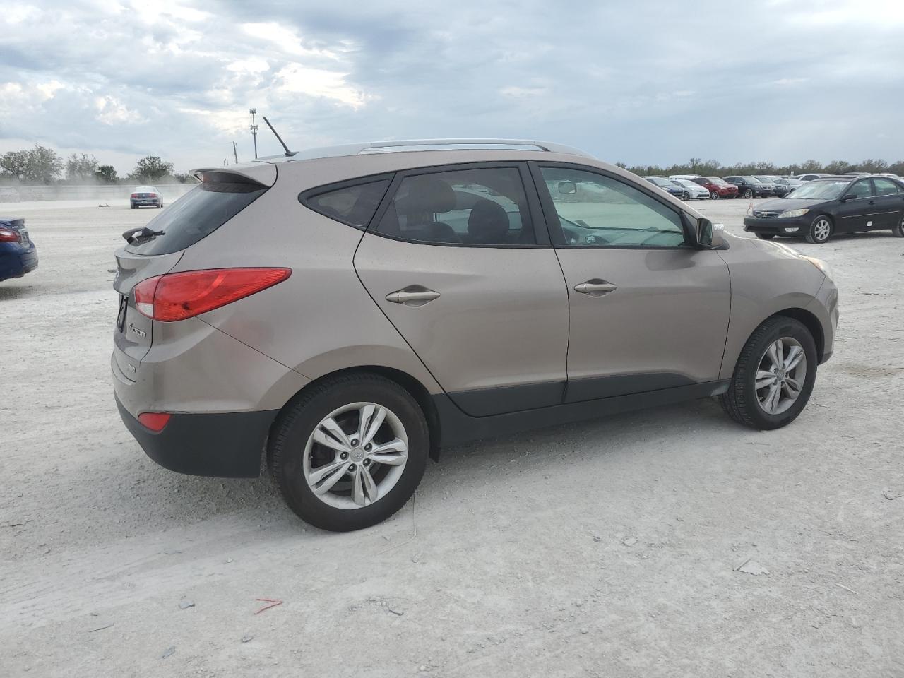 2012 Hyundai Tucson - Image 3